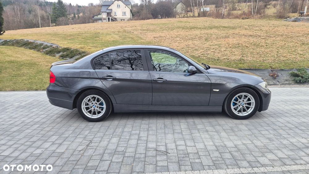 BMW Seria 3 318d DPF - 12