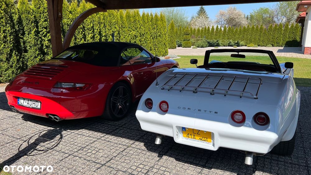 Chevrolet Corvette - 22