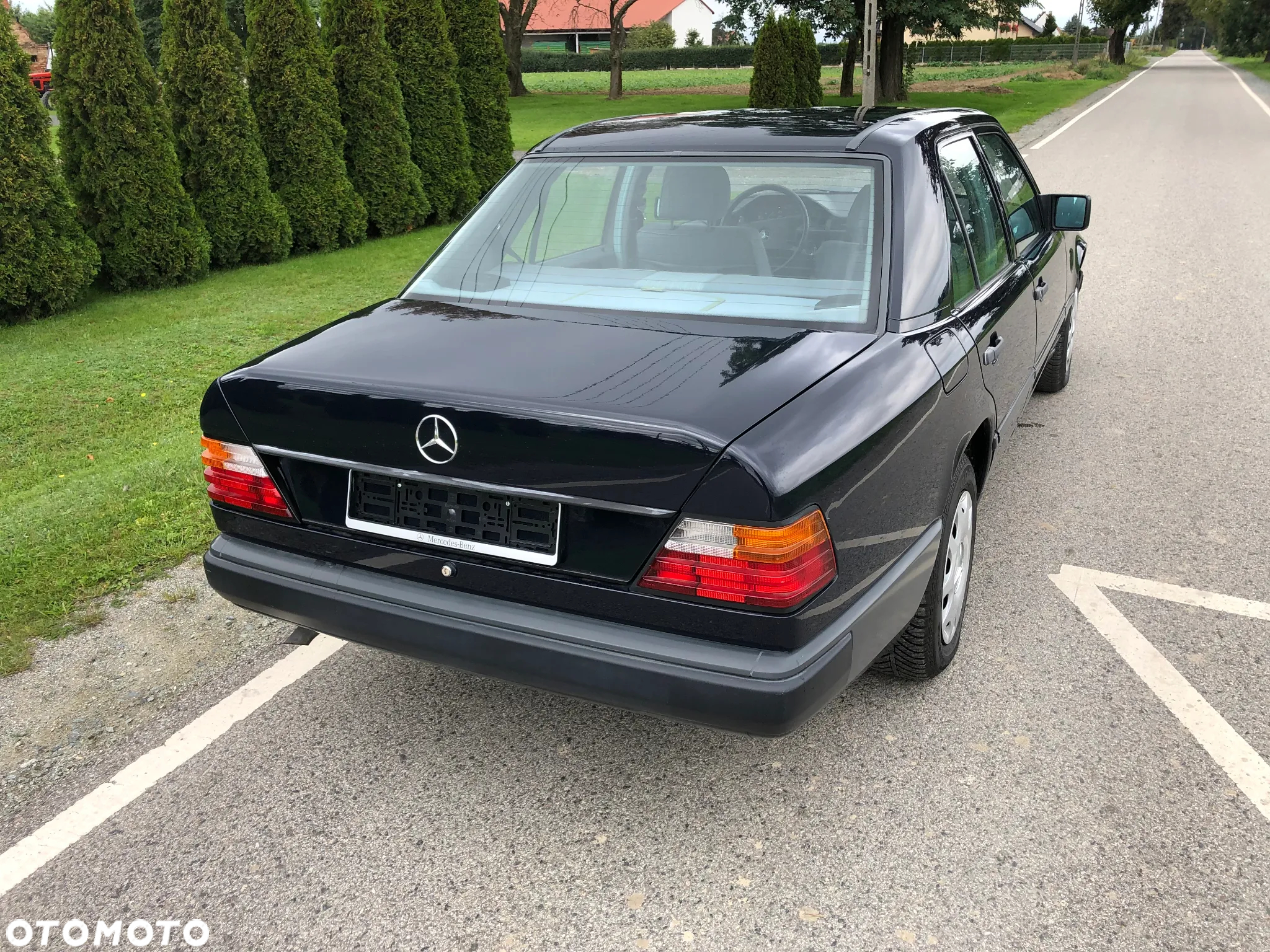 Mercedes-Benz W124 (1984-1993) - 12