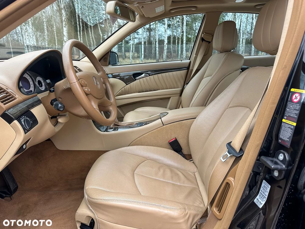 Mercedes-Benz Klasa E 500 4Matic Automatik Avantgarde - 26