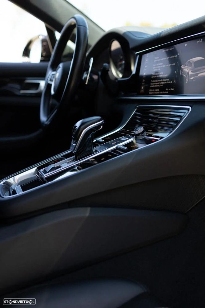 Porsche Panamera Sport Turismo 4 E-Hybrid Platinum Edition - 35