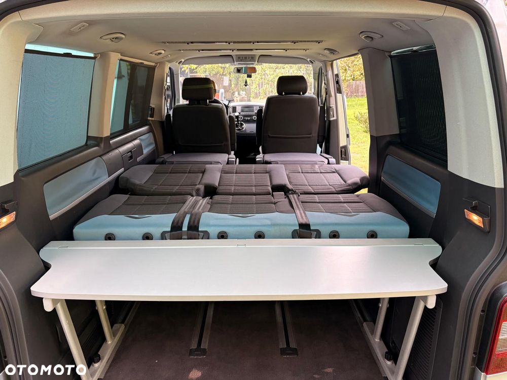 Volkswagen Multivan - 21
