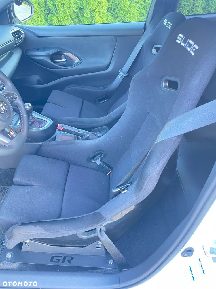Toyota GR Yaris 1.6 Dynamic - 12
