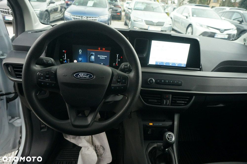 Ford Transit Courier - 15