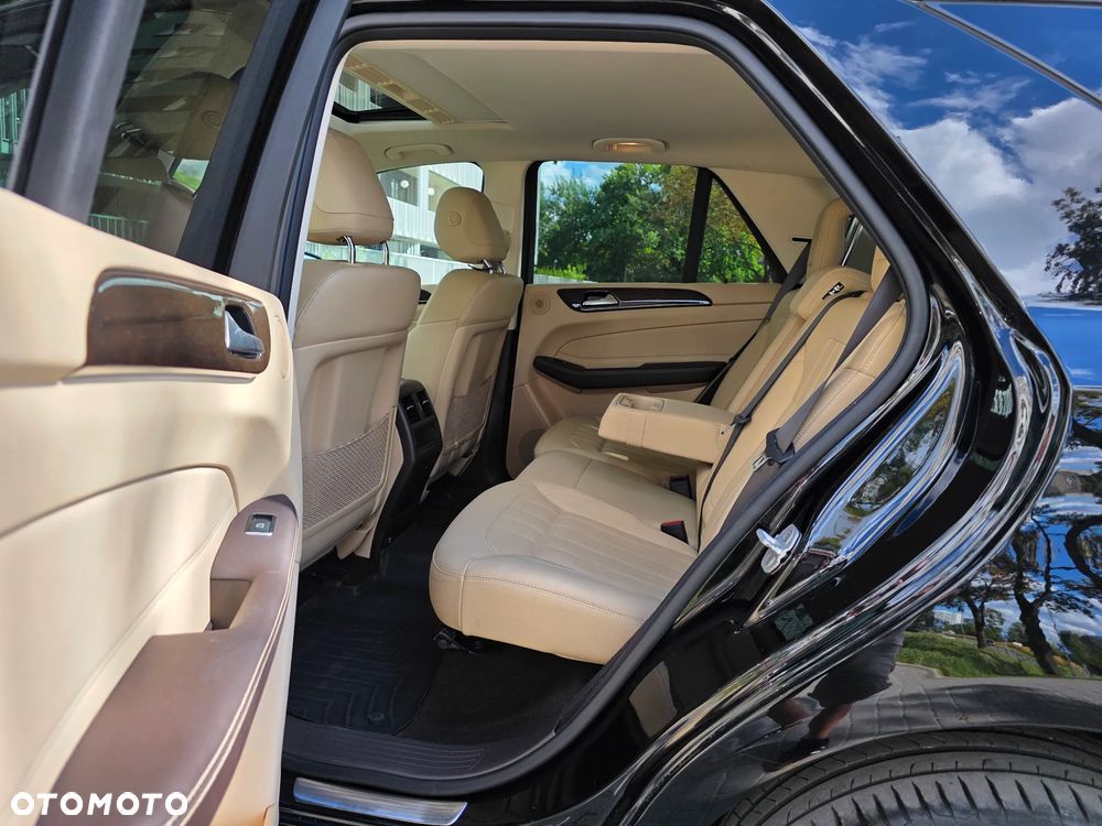 Mercedes-Benz GLE - 22