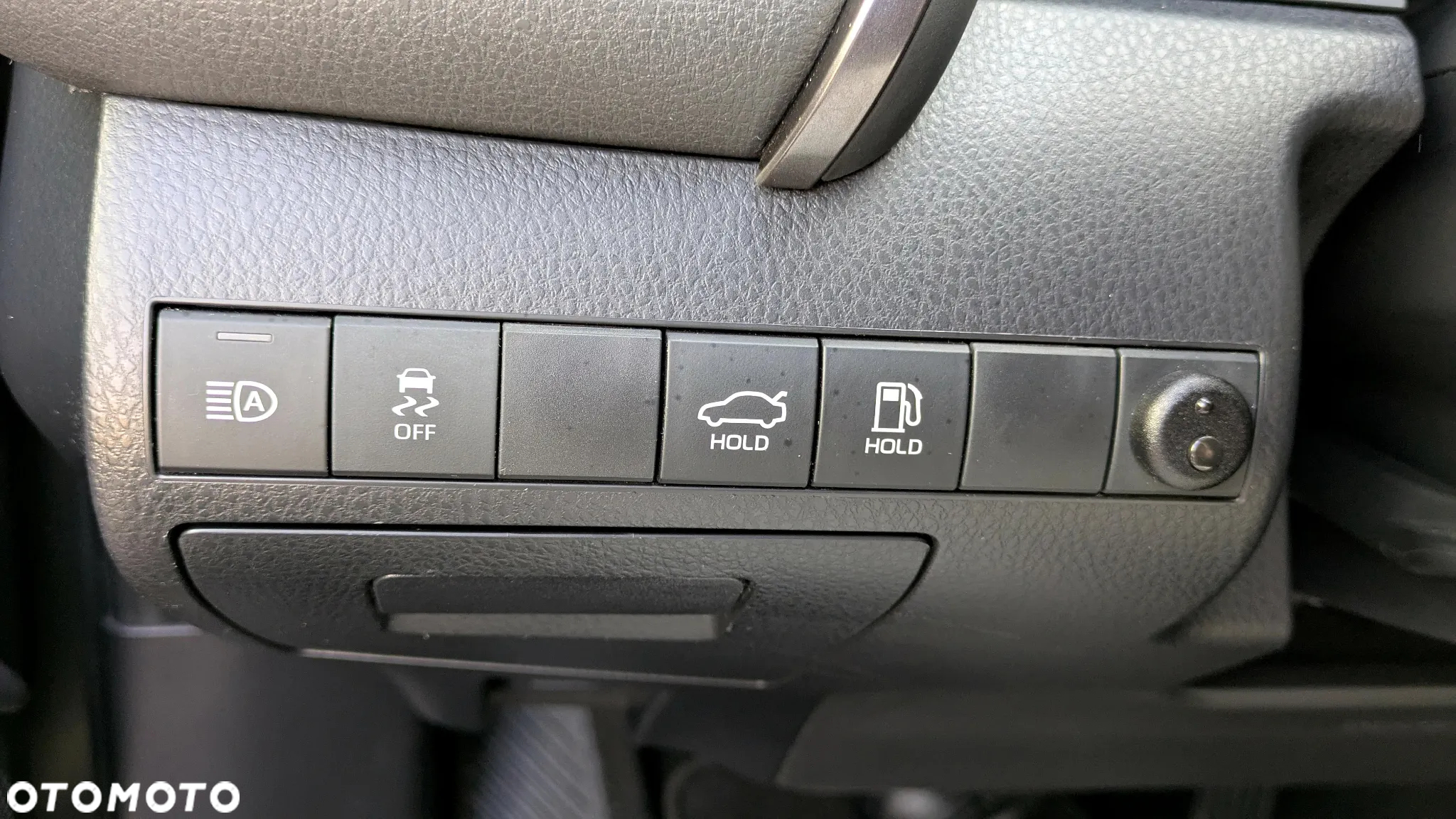 Toyota Camry 2.5 Hybrid Comfort CVT - 14