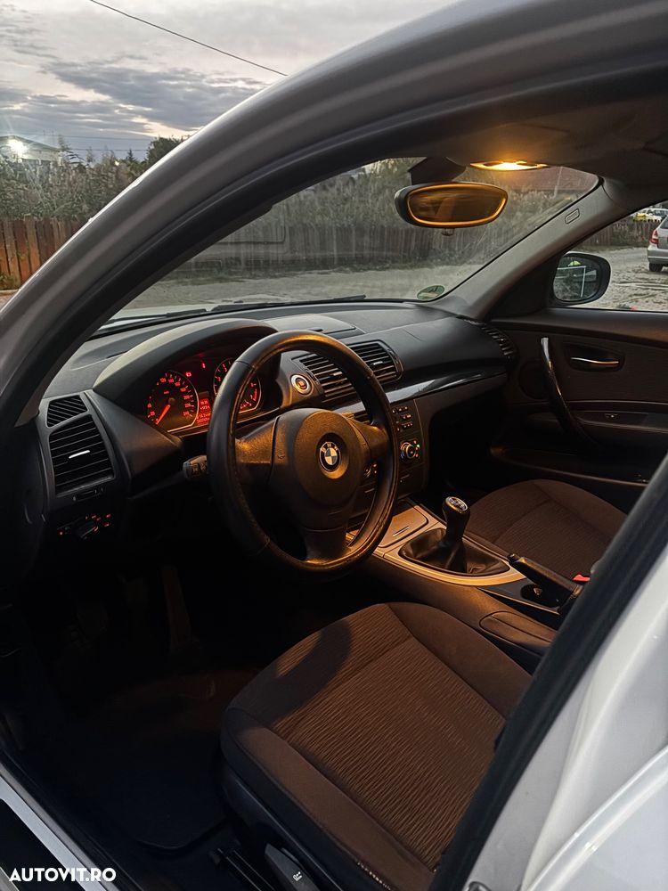 BMW Seria 1 116i - 4