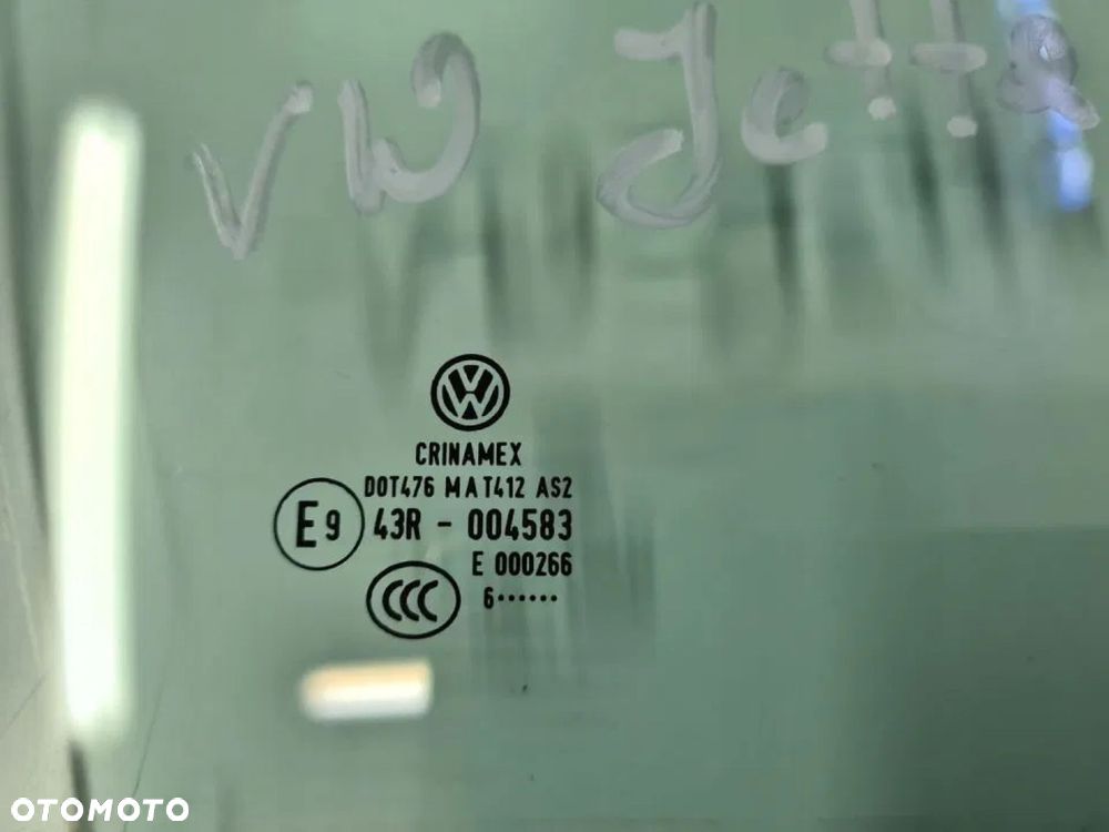 SZYBA DRZWI PRAWY PRZÓD VW JETTA 2006R - 2