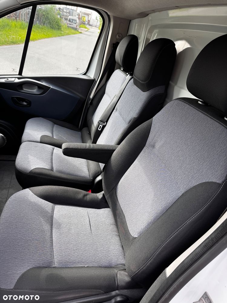 Opel Vivaro - 8