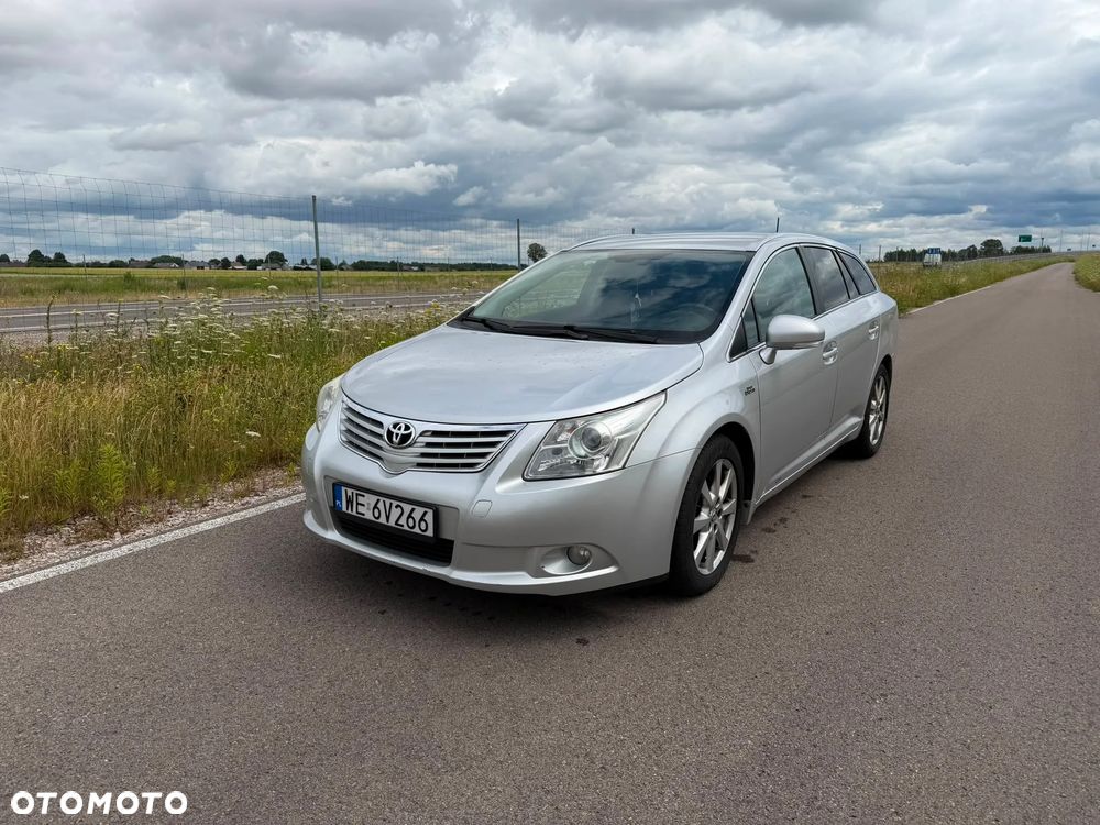Toyota Avensis 2.2 D-4D Sol Plus 180 Premium - 2