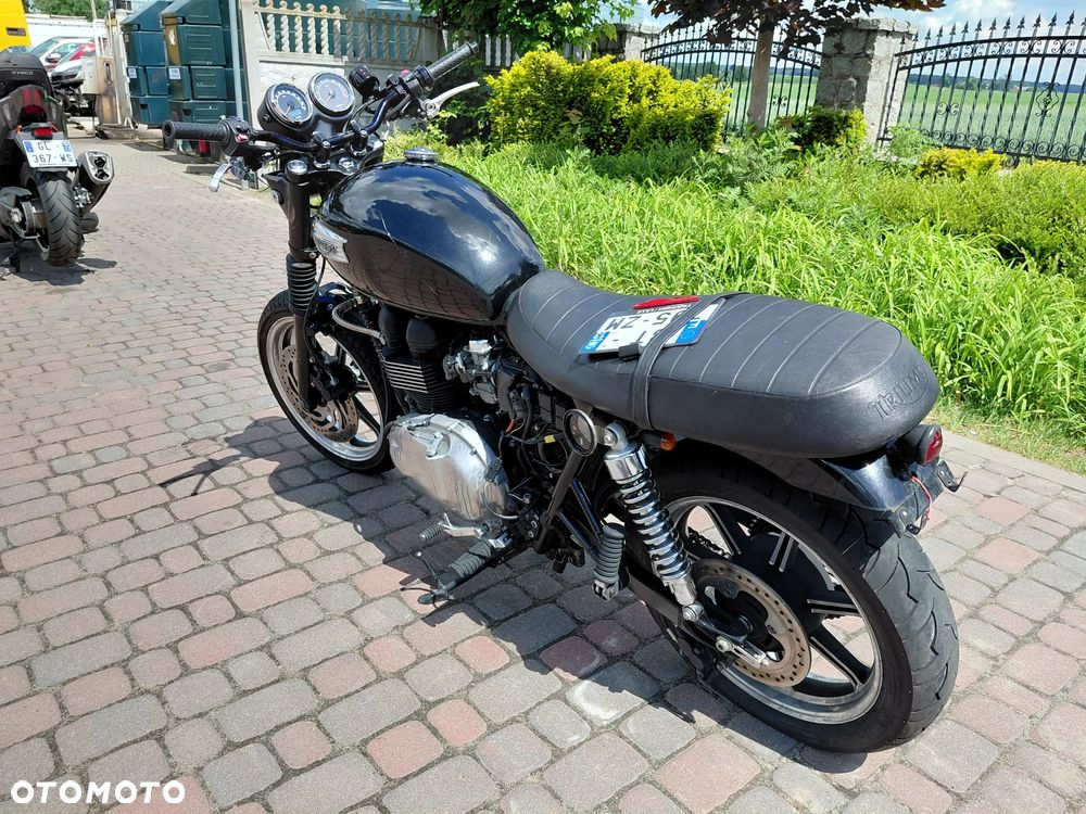 Triumph Bonneville - 4