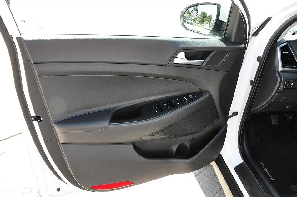 Hyundai Tucson 2.0 CRDI BlueDrive GO Plus 2WD - 36