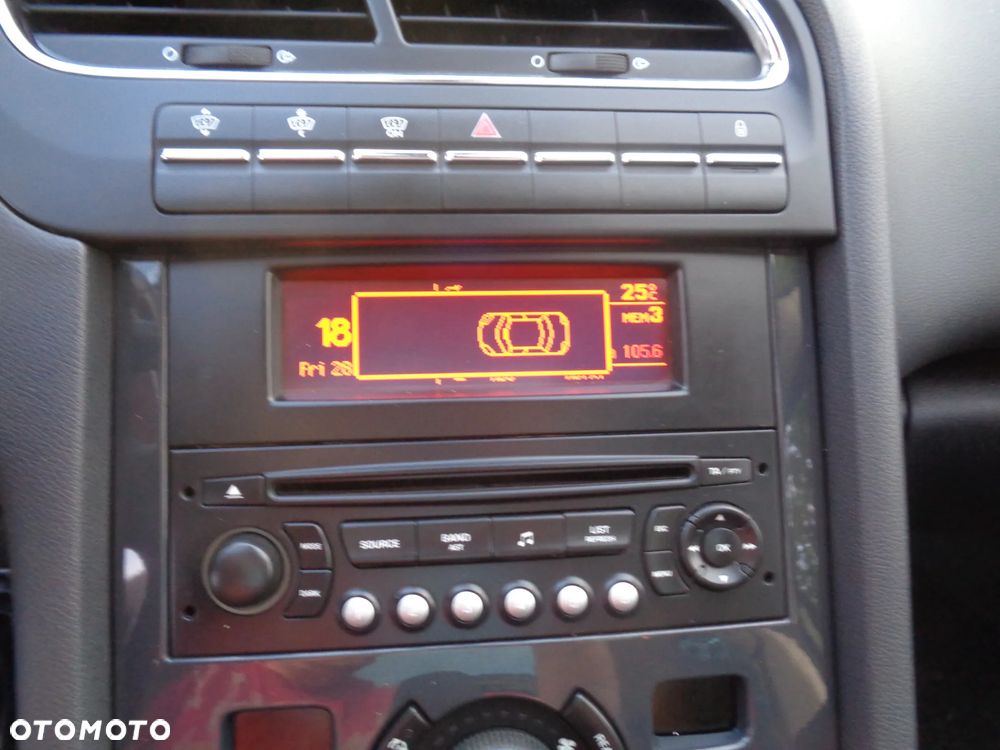 Peugeot 5008 HDI FAP 150 Family - 34
