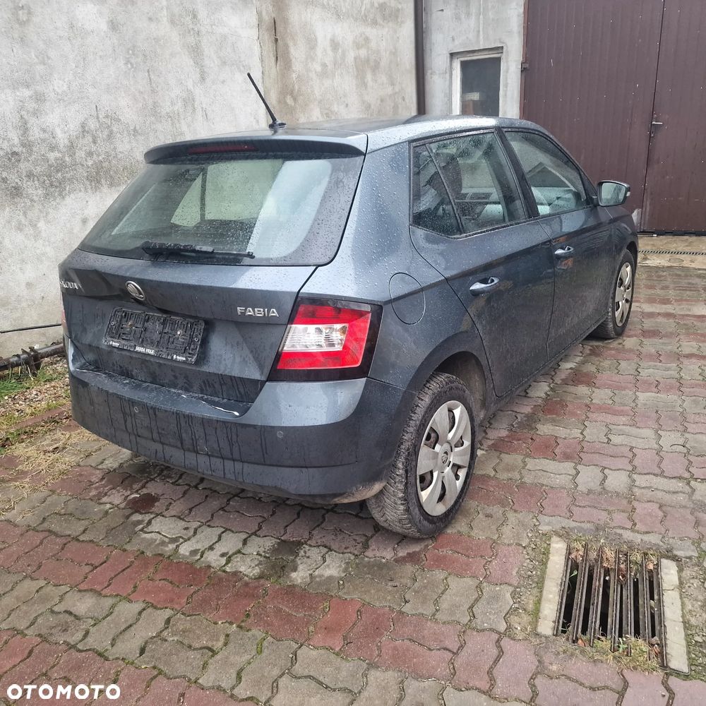 Skoda Fabia - 8