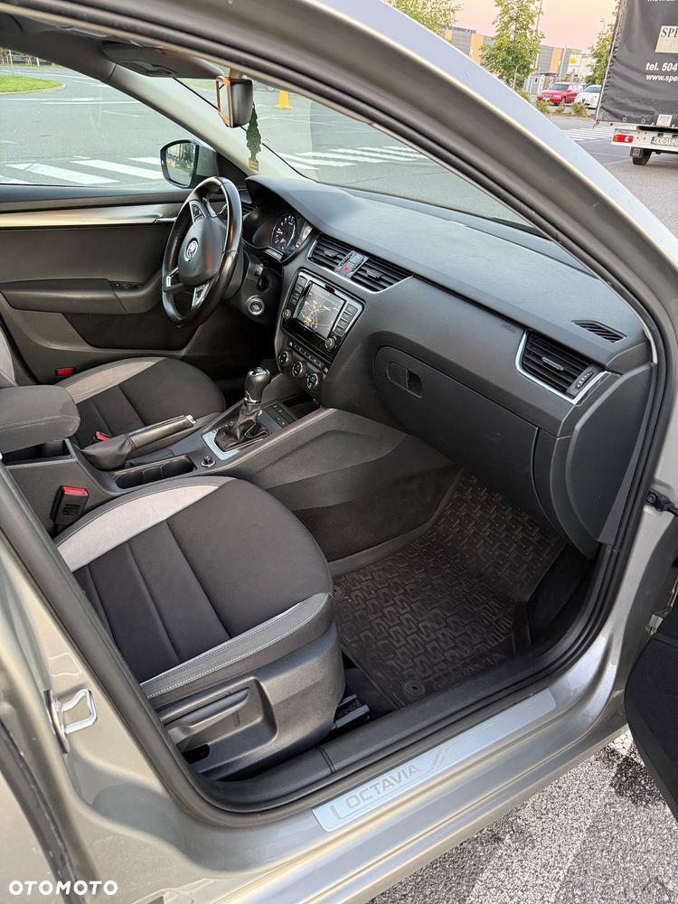 Skoda Octavia 2.0 TDI (Green tec) DSG Joy - 11