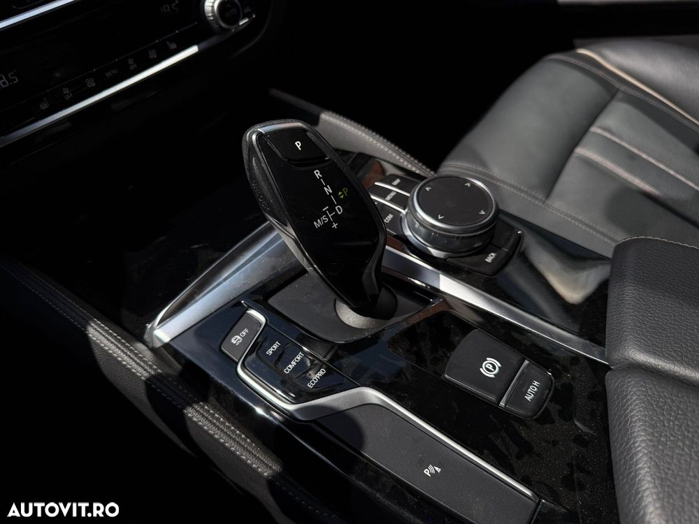 BMW Seria 5 520i Aut. Luxury Line - 15