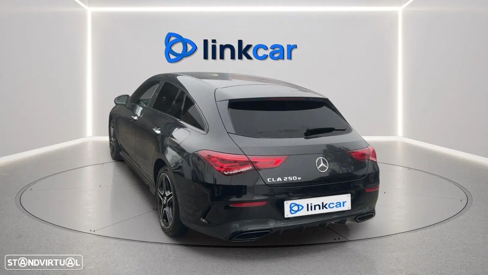 Mercedes-Benz CLA 250 e Shooting Brake AMG Line - 2