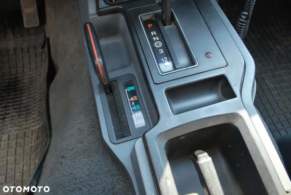 Jeep Cherokee - 14