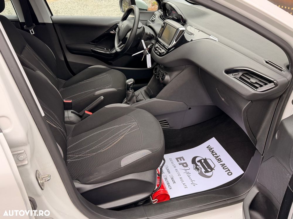 Peugeot 208 PureTech 82 Start & Stop Style - 14