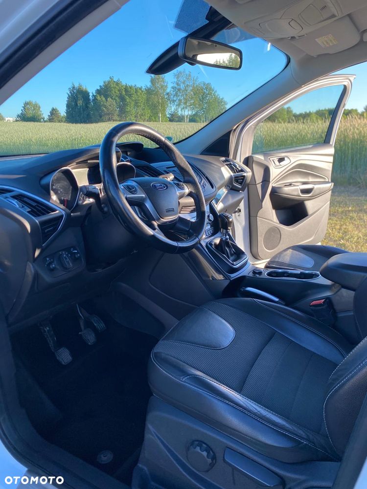 Ford Kuga 1.6 EcoBoost 2x4 Titanium - 11