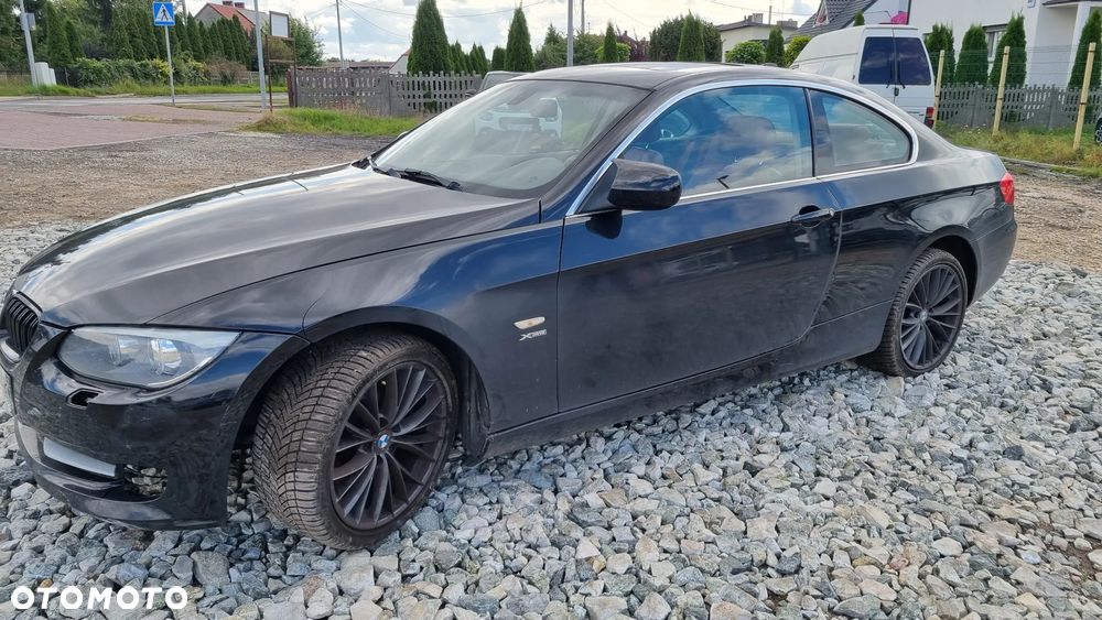 BMW Seria 3 330d xDrive - 11