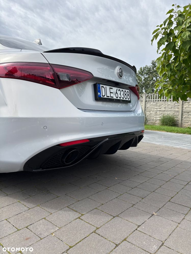 Alfa Romeo Giulia 2.0 Turbo 16V AT8 Veloce - 12