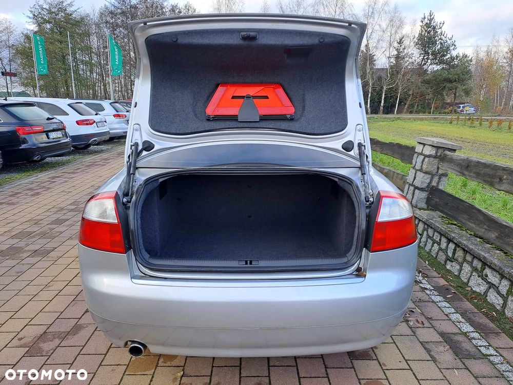 Audi A4 Limousine - 13