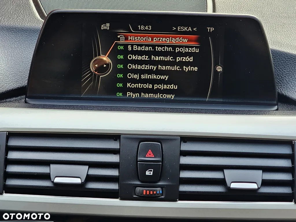 BMW Seria 3 318d Touring Sport Line - 36