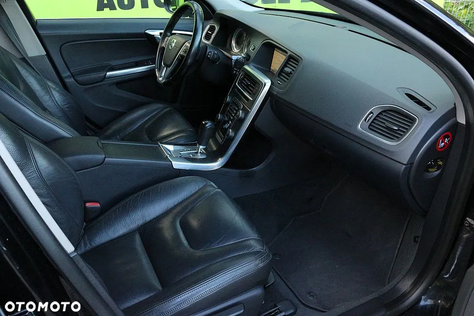Volvo V60 D3 Geartronic Momentum - 12