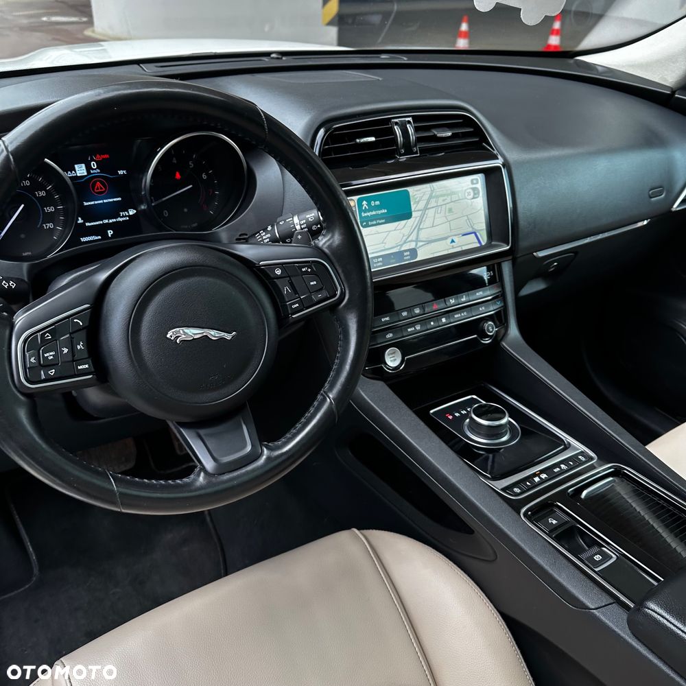 Jaguar F-Pace 2.0 i4P AWD Prestige - 6