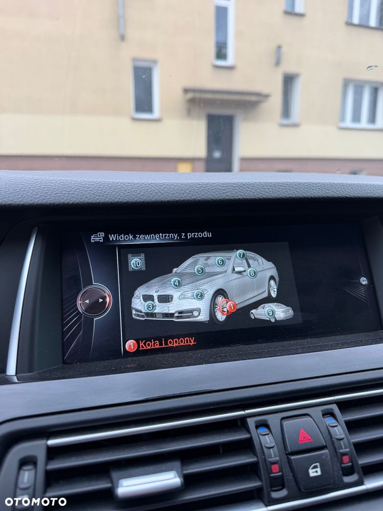 BMW Seria 5 525d xDrive - 21