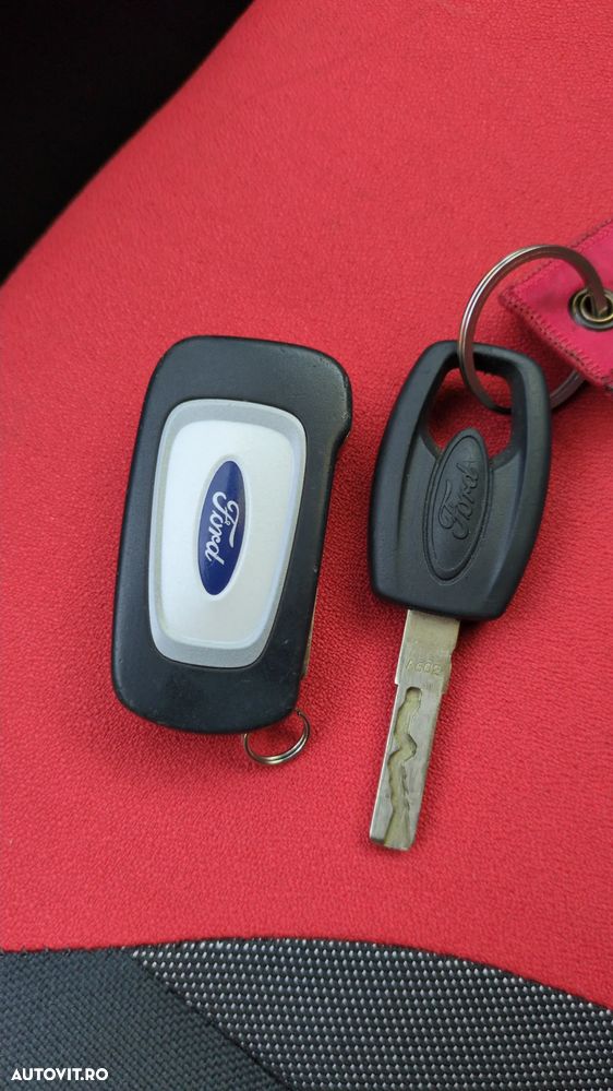 Ford Ka 1.2i Titanium - 11