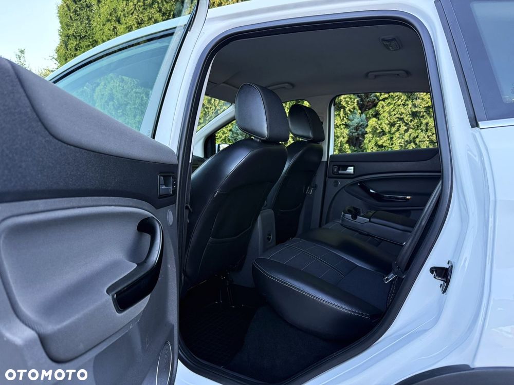 Ford Kuga - 35