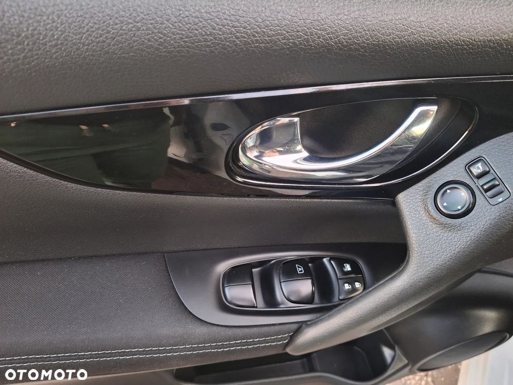 Nissan Qashqai 1.5 dCi N-Connecta - 16