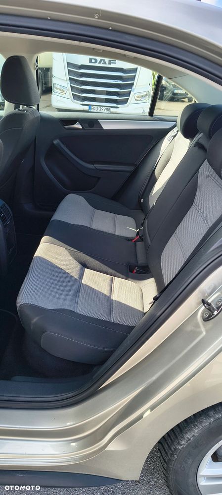 Volkswagen Jetta 1.4 DSG Comfortline - 9