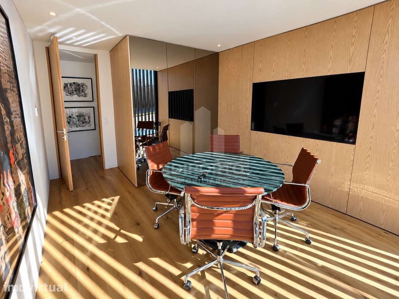Apartamento T2 c/ terraço de cerca 192.95 e box para 3 carros em condo - Grande imagem: 4/28