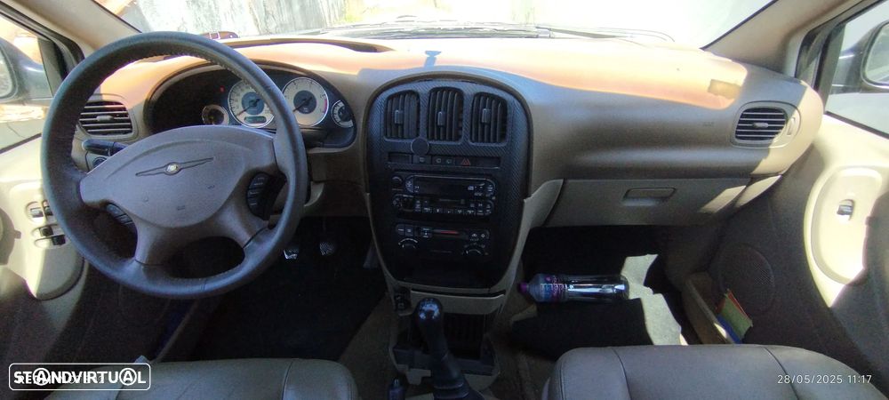 Chrysler Voyager 2.5 CRD LX - 17