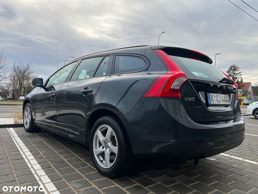 Volvo V60 D3 Momentum Core - 22