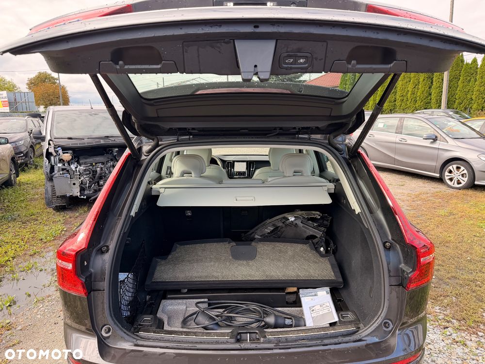 Volvo XC 60 T6 Plug-In Hybrid AWD Plus Bright - 13