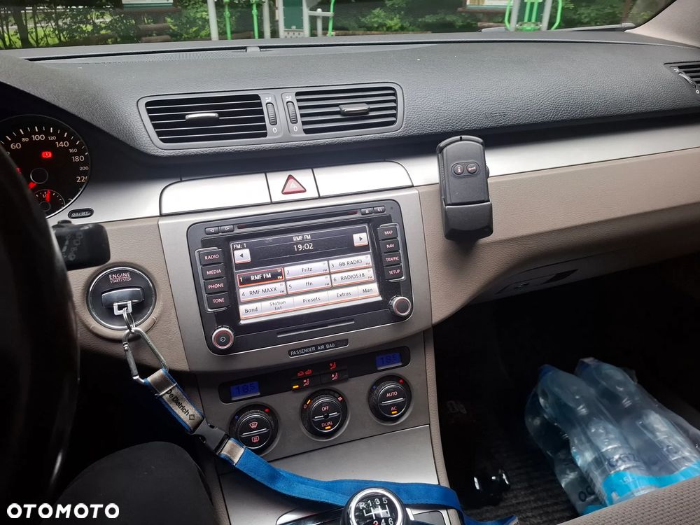Volkswagen Passat 2.0 TDI Comfortline - 12