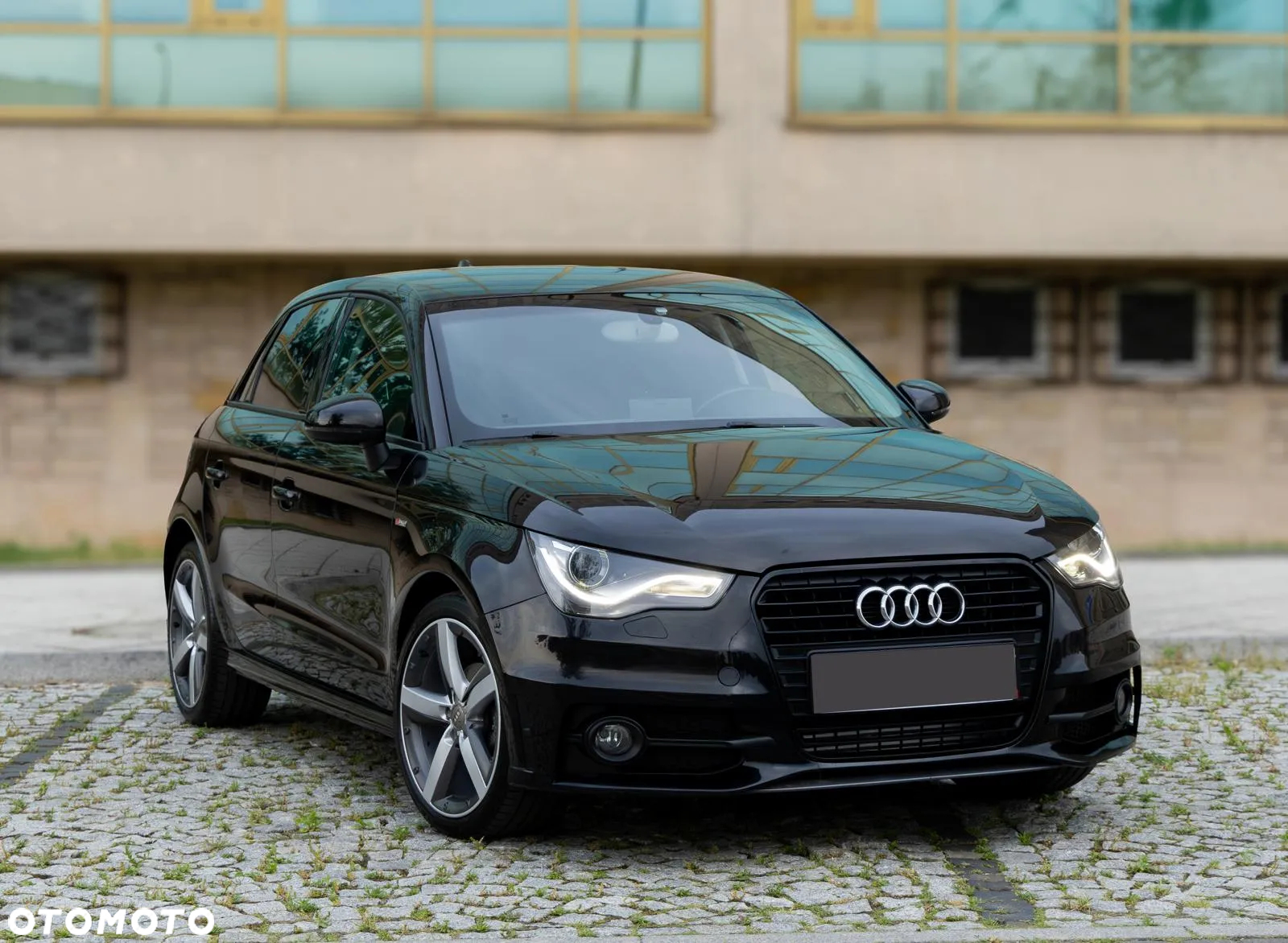 Audi A1 1.6 TDI Sportback S tronic S line Sportpaket - 2