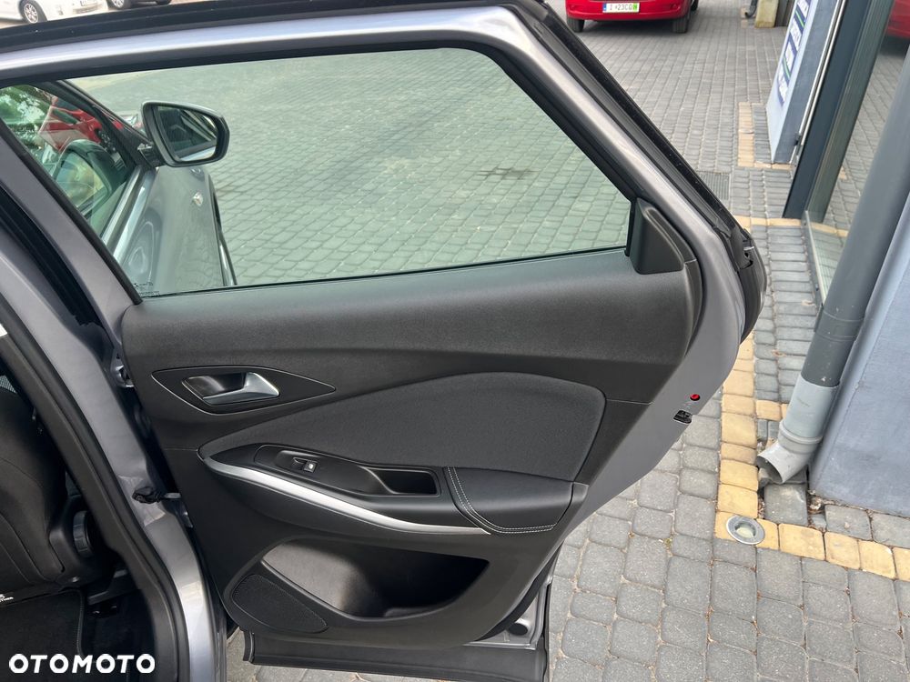 Opel Grandland X 1.2 Start/Stop Business Elegance - 27