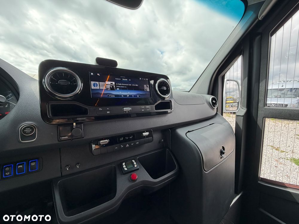 Mercedes-Benz Sprinter 519 - 23