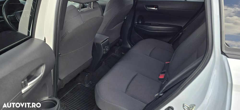 Toyota Corolla Cross 2.0 VVT-i 4x4 Team Deutschland - 14