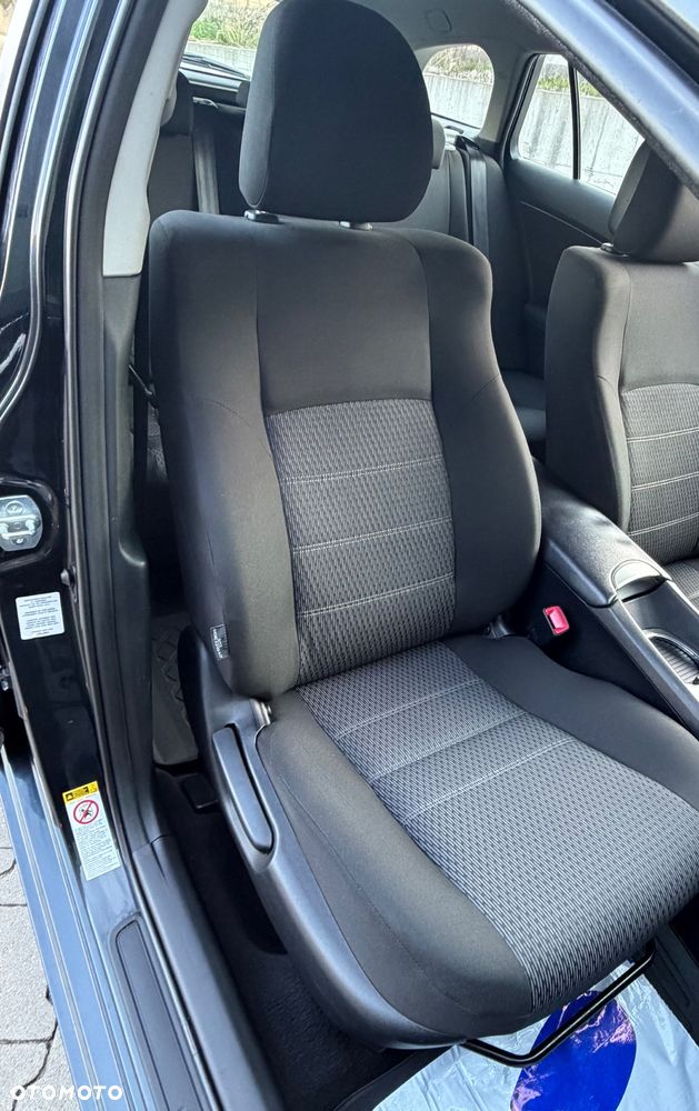 Toyota Avensis 2.0 D-4D Edition (2014) - 29