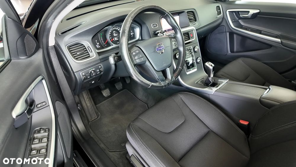 Volvo V60 D2 Drive-E Momentum - 11