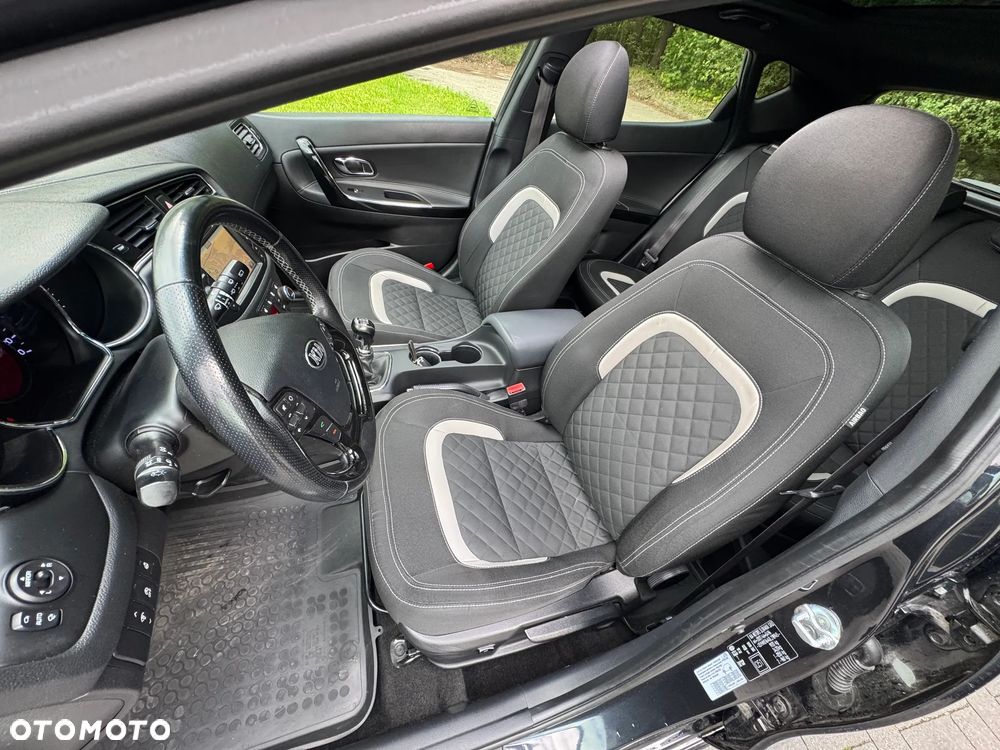 Kia Ceed 1.6 CRDi GT Line - 32