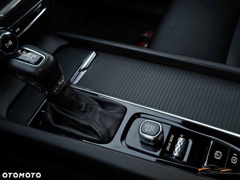 Volvo XC 60 D4 SCR Momentum - 30