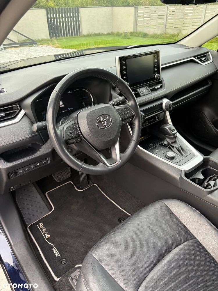 Toyota RAV4 - 10