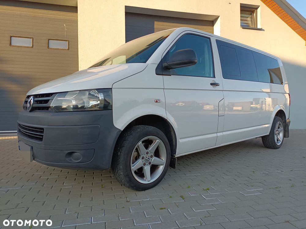 Volkswagen Caravelle - 3